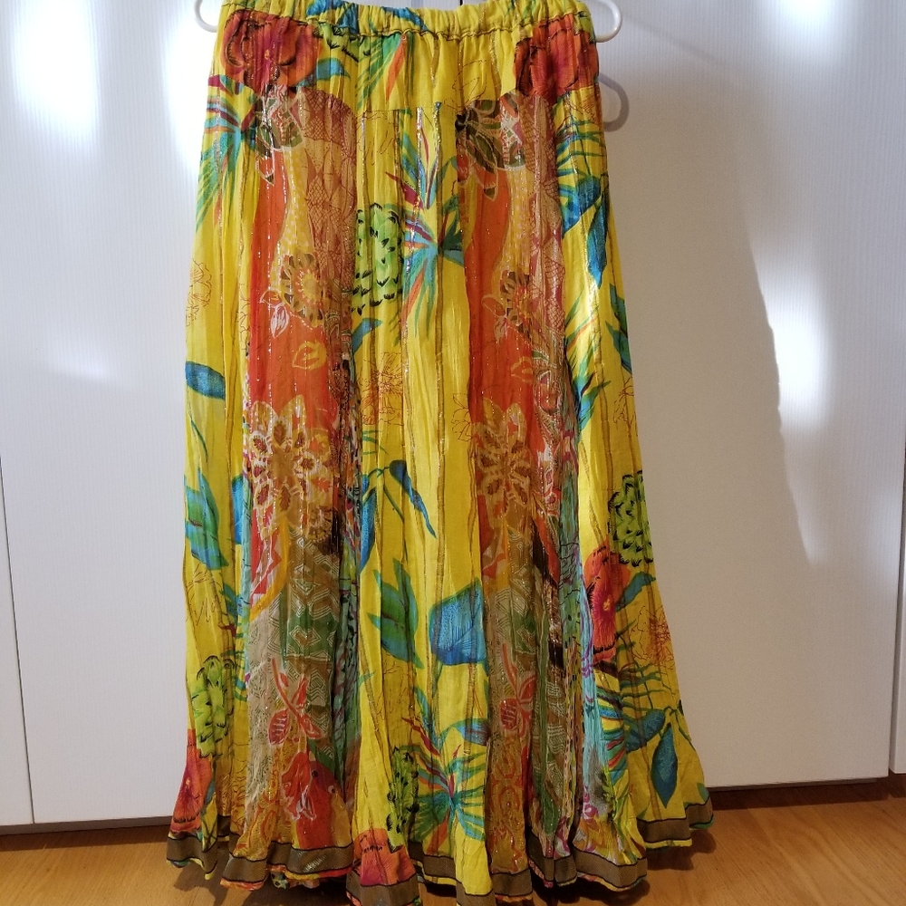 Beautiful maxi skirt size S